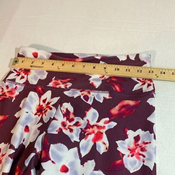 Balance Collection Capri Athletic Leggings Size Medium, Maroon Red and White Flo - Picture 9 of 13